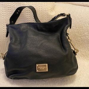 Michael Kors- Medium Shoulder tote Black/Gold